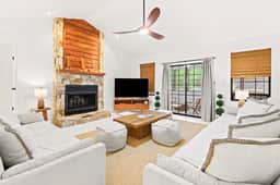 7524 North Shores Dr