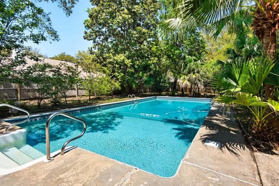 1274 Cathleen Dr
