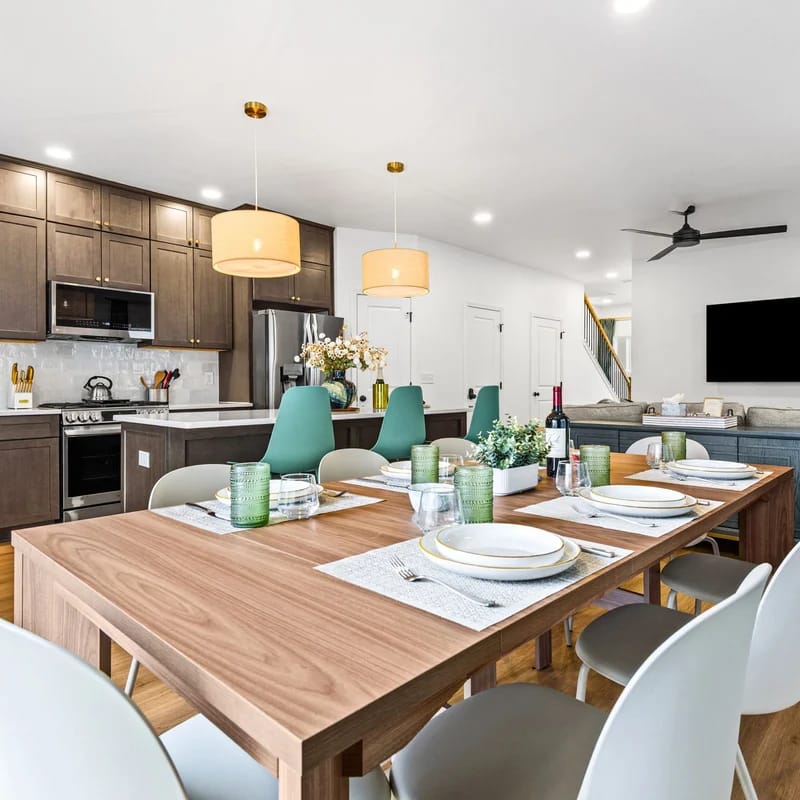 Modern Townhouse Near Dwntwn, 8 min to PNS-Beach