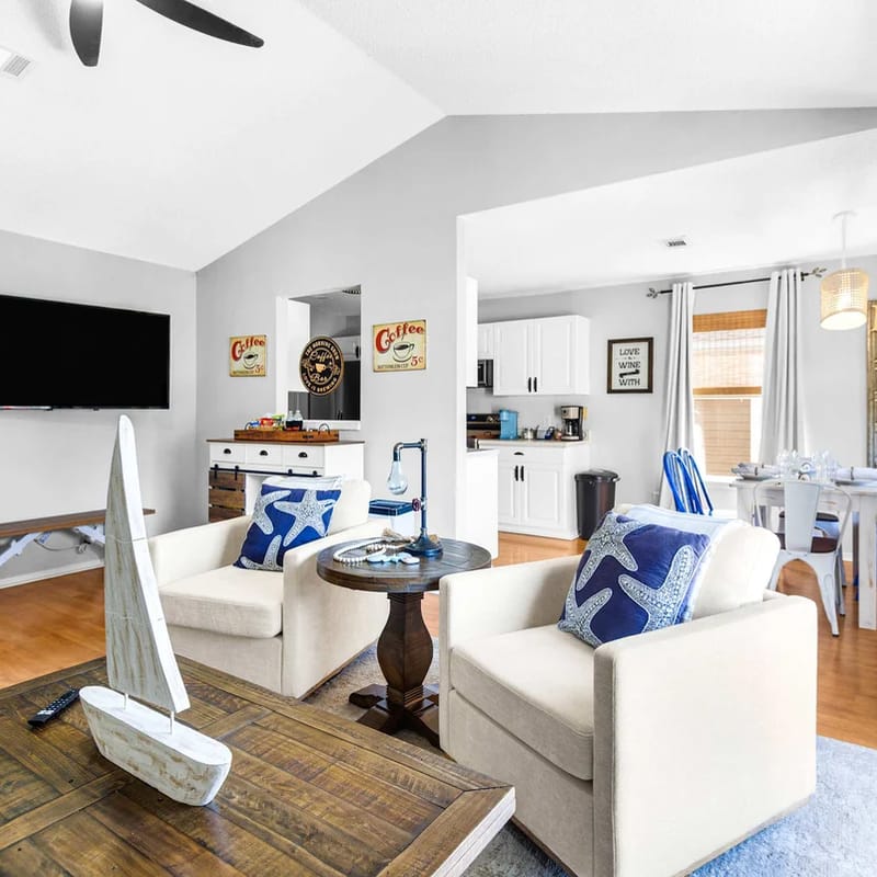 Pensacola Retreat: Beach & Downtown Fun Awaits!